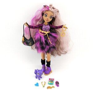 Monster High Clawdeen Wolf G3 Signature Boo Crew Crescent Cat  with Accessories